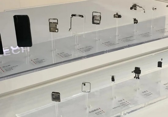 破局突圍！全球科技巨頭爭(zhēng)相布局，下一個(gè)萬(wàn)億市場(chǎng)，湖北亮出兩張王牌，撬動(dòng)全局！